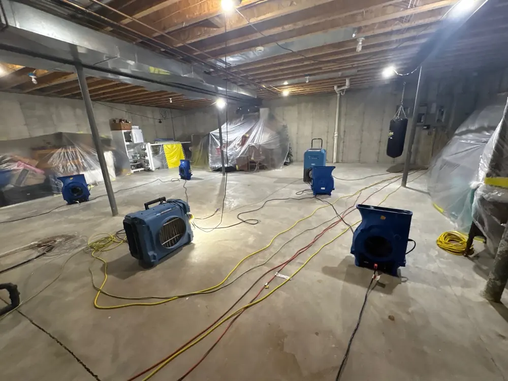 Water damage restoration crew working in South Houston, TX