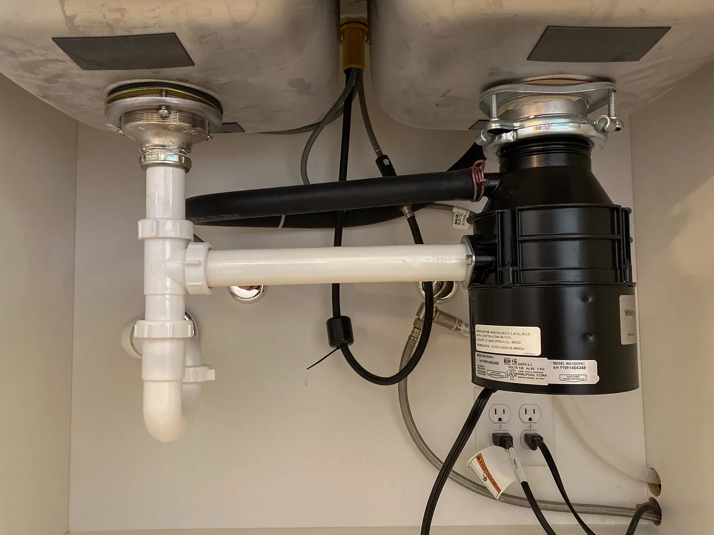 Garbage Disposal Leak in a Pearland home